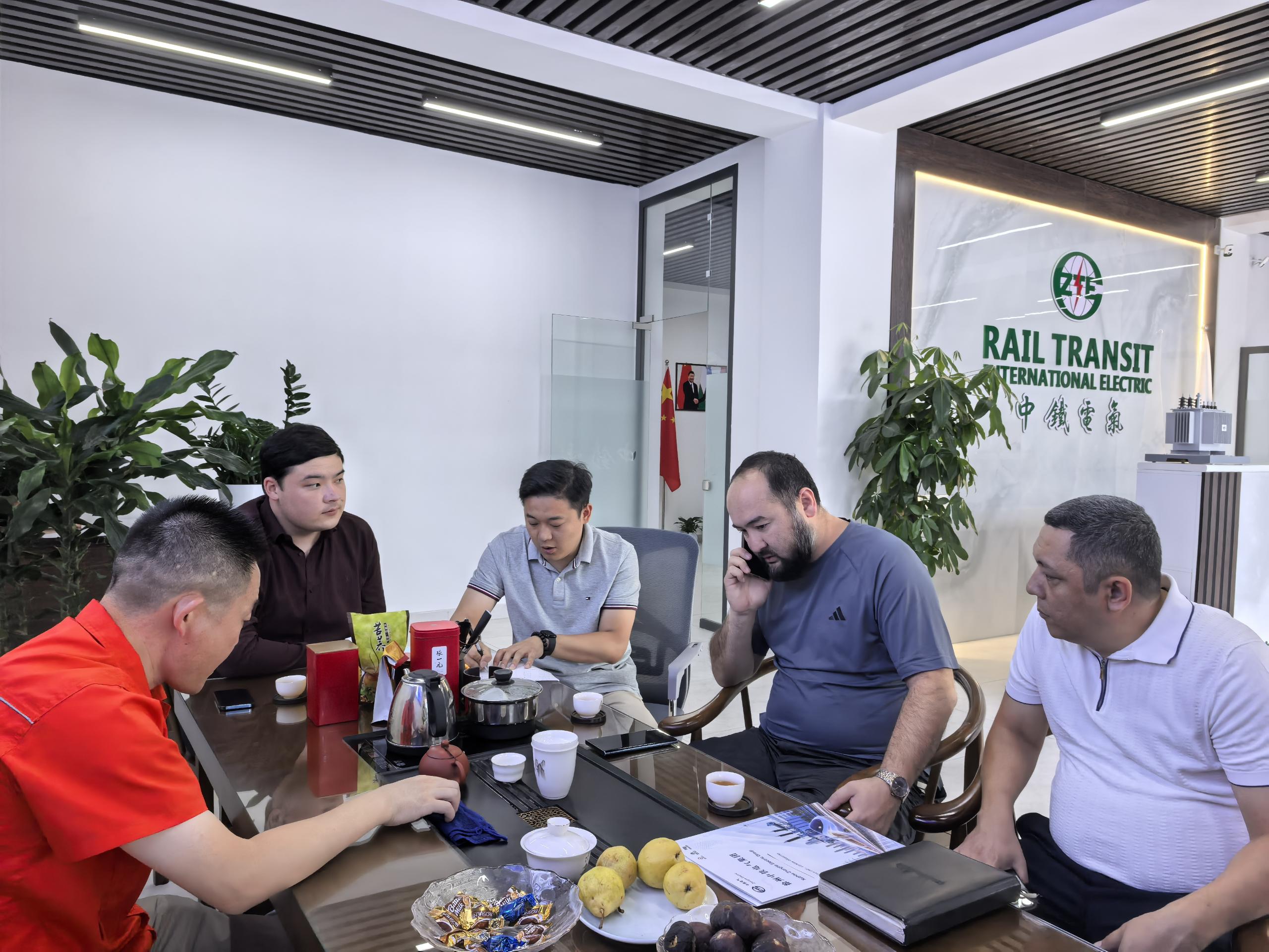 Deepen International Cooperation | Clients Visited Zhongtie Uzbekistan Overseas Office